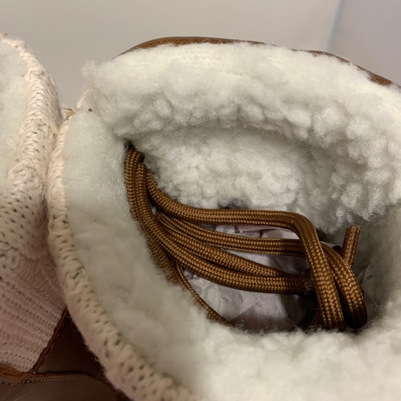 Artic Shield duck boots new with tags. Woman size 6 - Picture 4 of 9